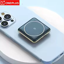 PowerMag 30K blå powerbank magnetiskt fäst på iPhone baksida